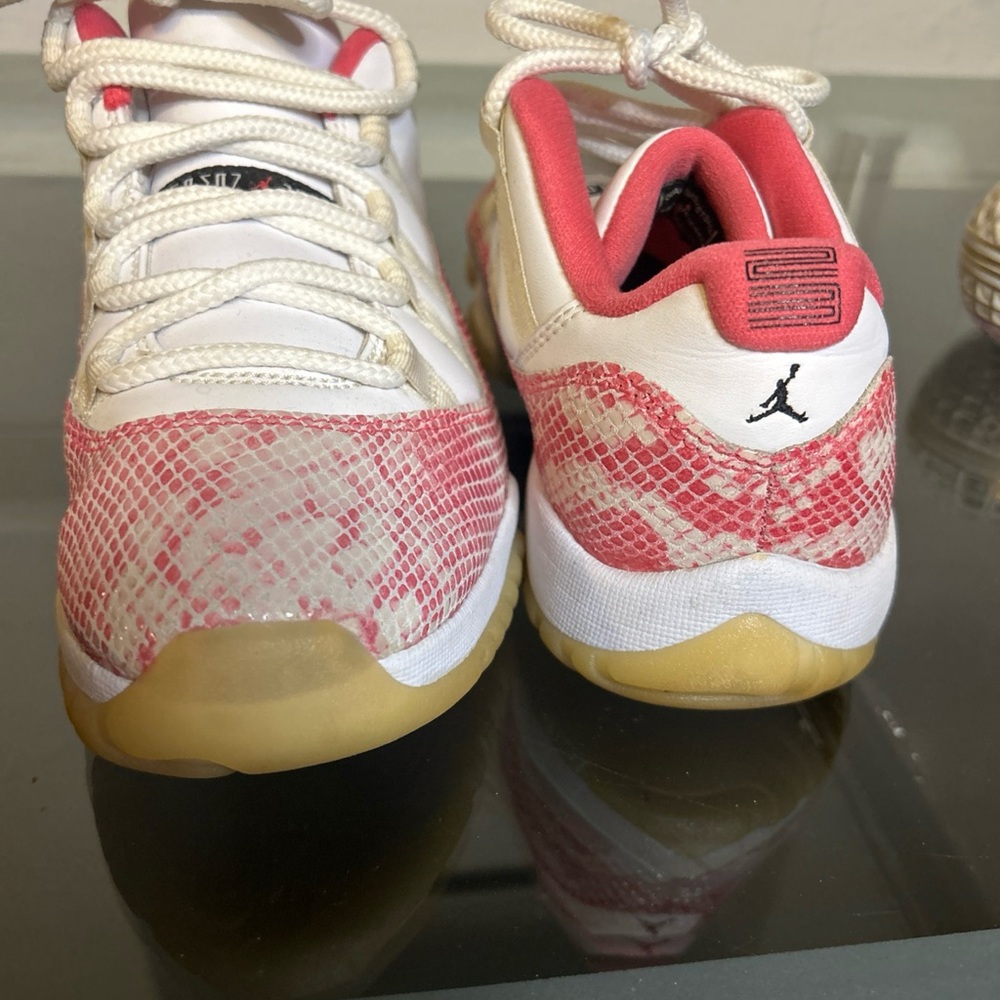 Size 8 - Air Jordan 11 Retro Low Pink Snakeskin W - Picture 8 of 16